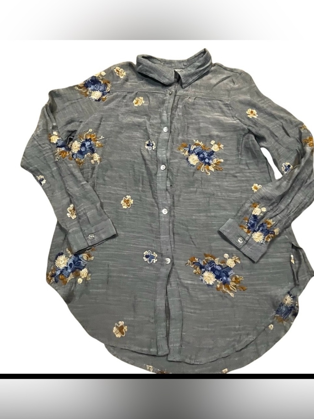 Fig and Flower Embroidered Floral Button Up Shirt Womens Medium Cottagecore